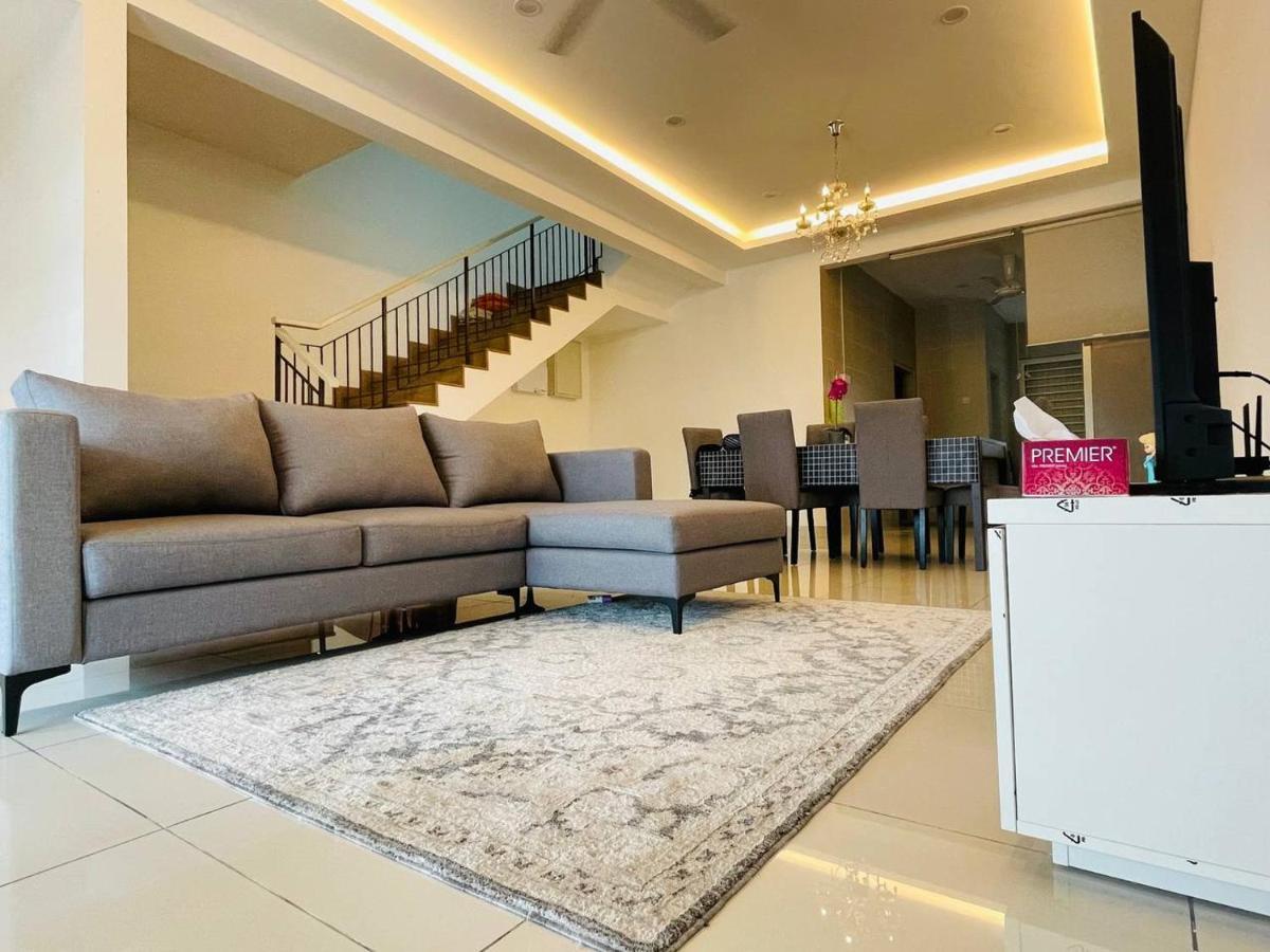 Homestay 3Br Near Setia Alam Shah Alam Kültér fotó