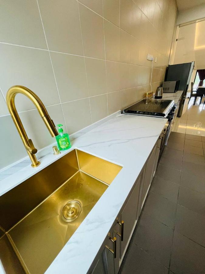 Homestay 3Br Near Setia Alam Shah Alam Kültér fotó