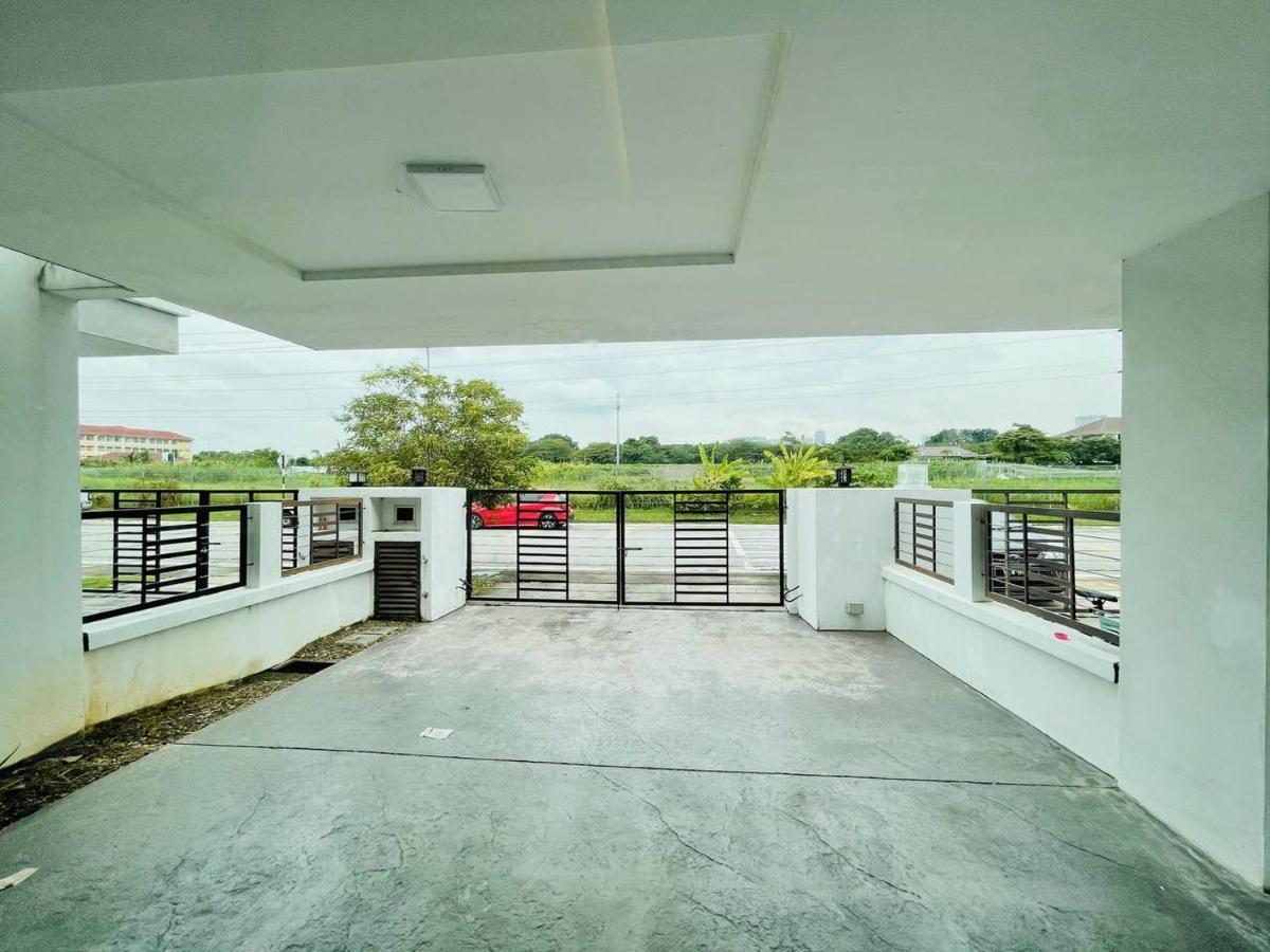 Homestay 3Br Near Setia Alam Shah Alam Kültér fotó